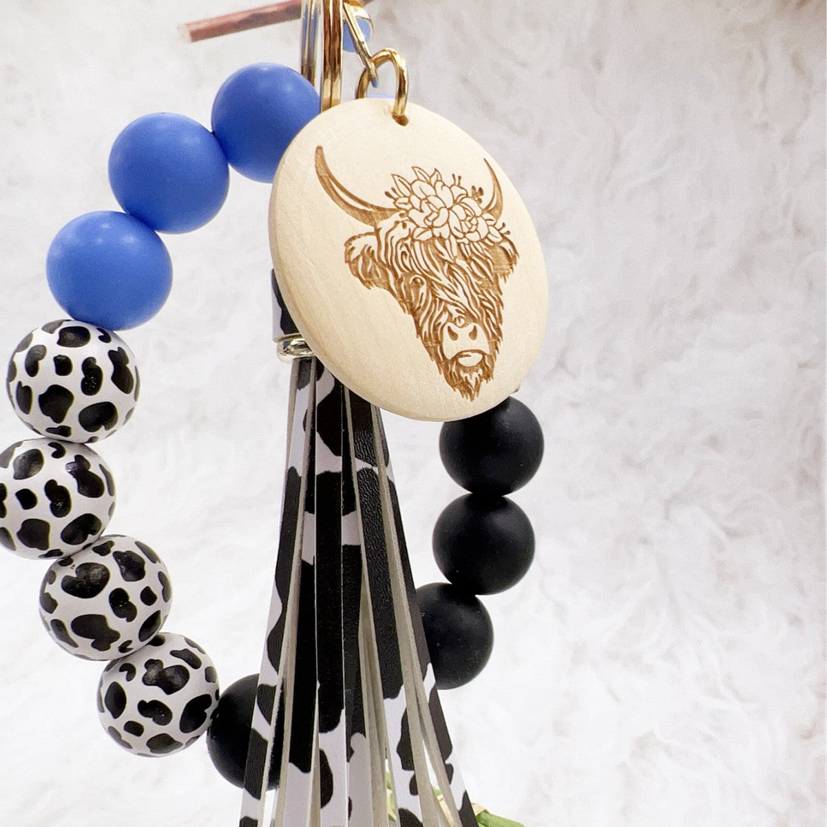 Wholesale Western Style Dairy Wood Beads Silicone Beaded Round Wood Pieces Yak Keychain